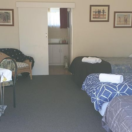 וויאורו Roadside Motel מראה חיצוני תמונה